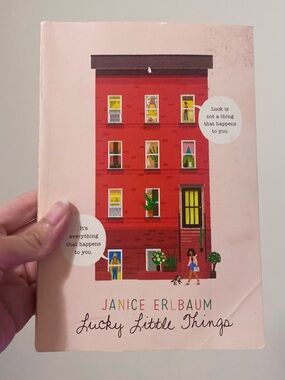 🌸3/$15🌸 Janice Erlbaum "Lucky Little Things" Paperback Book